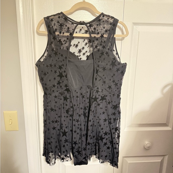 Size 3 Torrid Black Star Pattern Sleeveless Bathing Suit - Picture 2 of 3